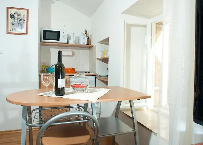 Old Town Gverovic Daire *