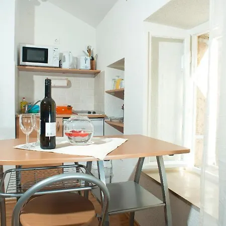 Old Town Gverovic Apartman *
